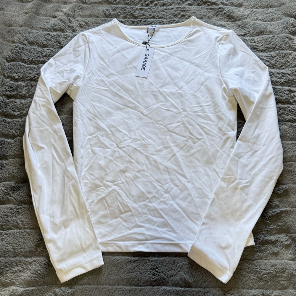 Garage - Sleek Crewneck Long Sleeve Top - Picture 4 of 5